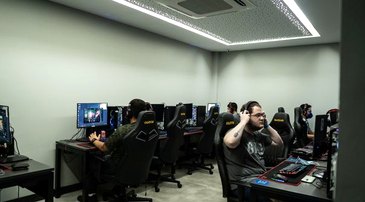 3 câu hỏi về ba viên xúc xắc